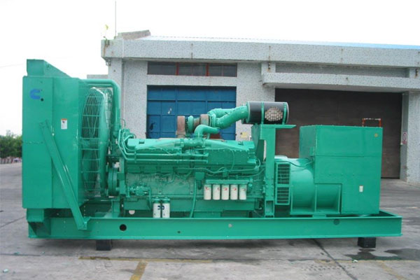 宜宾工厂发电机应急发电时如何更准确地检查发电机状态？